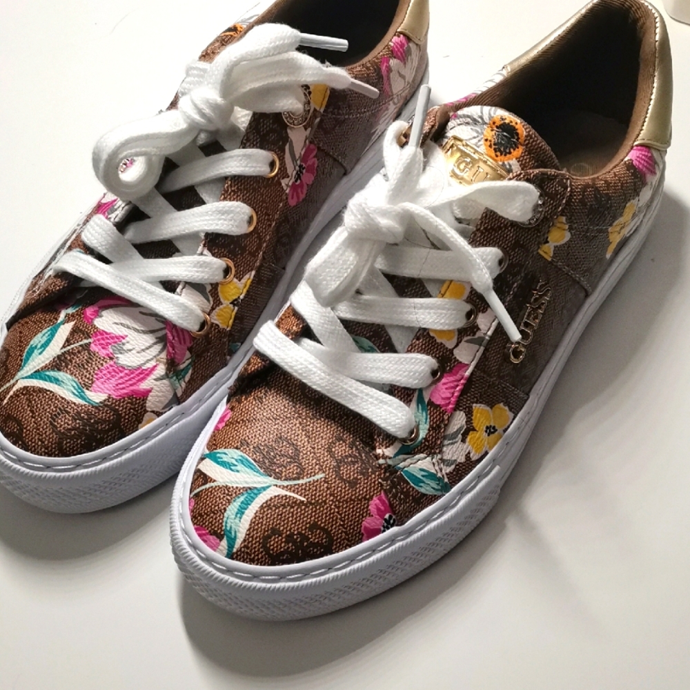 NEW Guess Floral Patterned Sneakers with White Laces